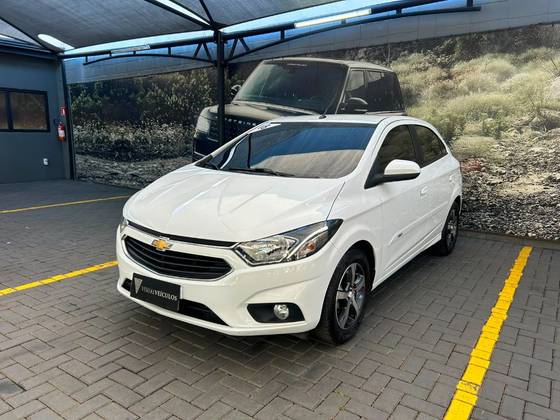 CHEVROLET ONIX 1.4 MPFI LTZ 8V FLEX 4P AUTOMÁTICO CHEVROLET ONIX 1.4 MPFI LTZ 8V FLEX 4P AUTOMÁTICO